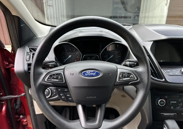 Ford Escape cena 74700 przebieg: 47000, rok produkcji 2019 z Trzebiatów małe 277